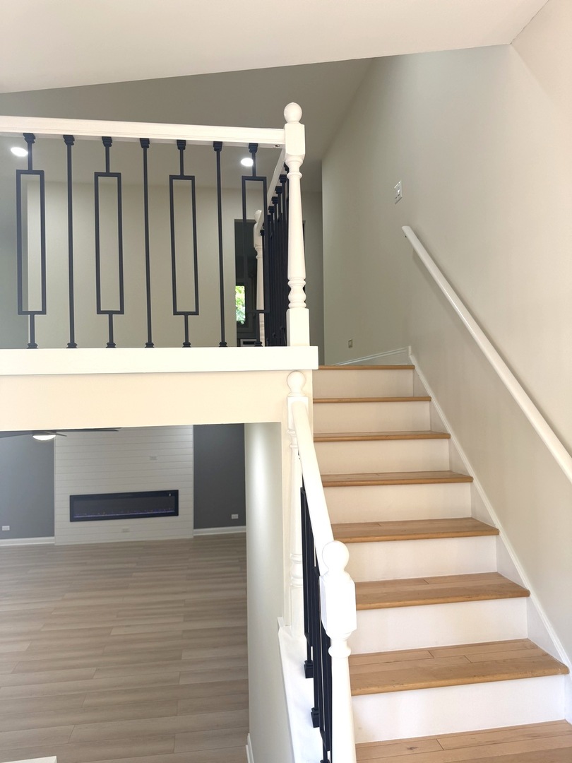 425 Carriage Hill Road, Naperville, IL 60565