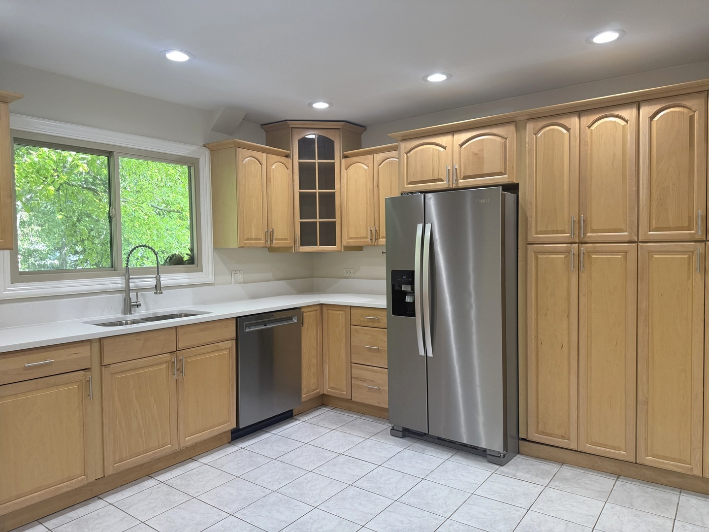 425 Carriage Hill Road, Naperville, IL 60565