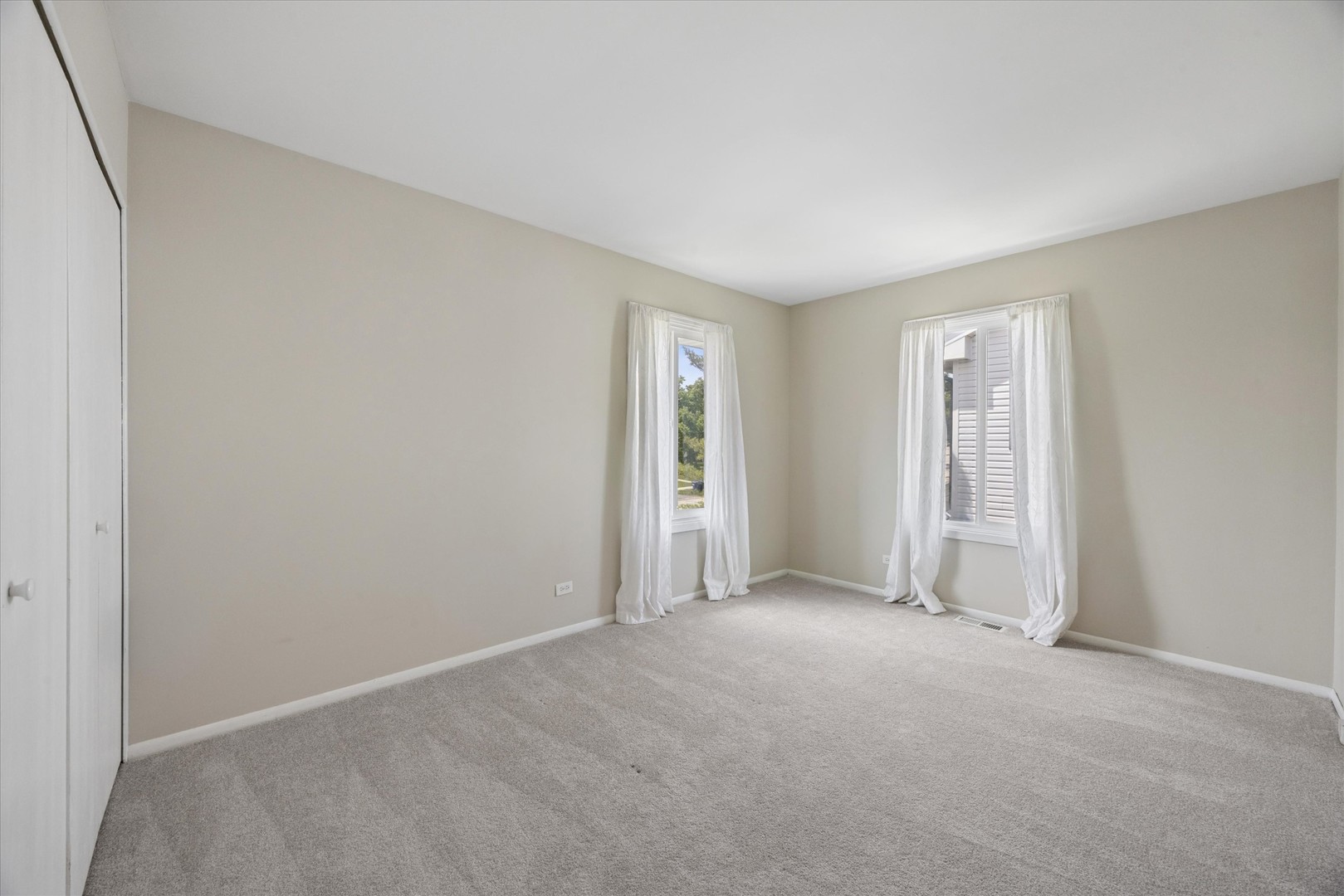7921 Knottingham Circle #A, Darien, IL 60561