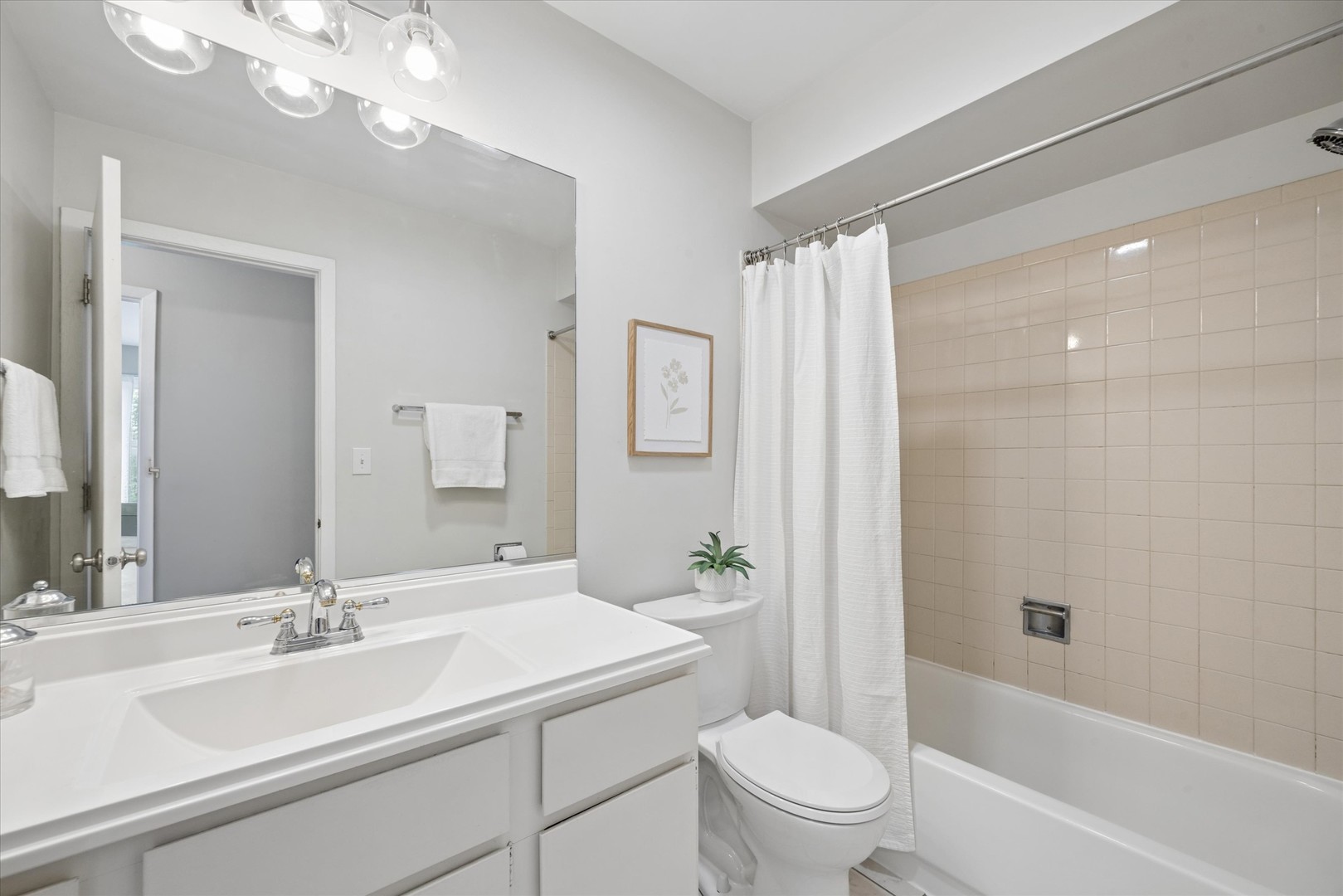 7921 Knottingham Circle #A, Darien, IL 60561
