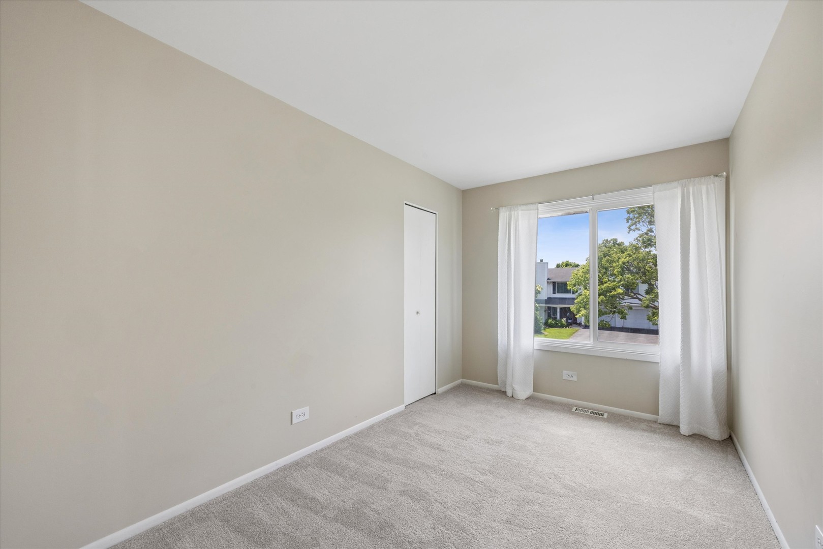 7921 Knottingham Circle #A, Darien, IL 60561