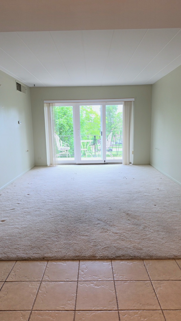 5300 Walnut Avenue #19C, Downers Grove, IL 60515