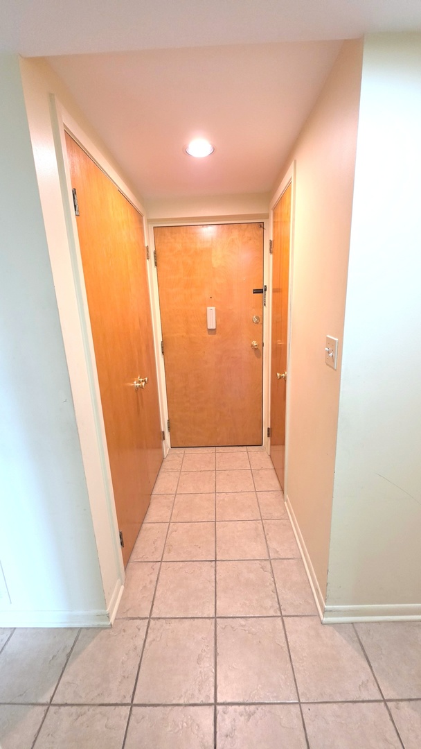 5300 Walnut Avenue #19C, Downers Grove, IL 60515