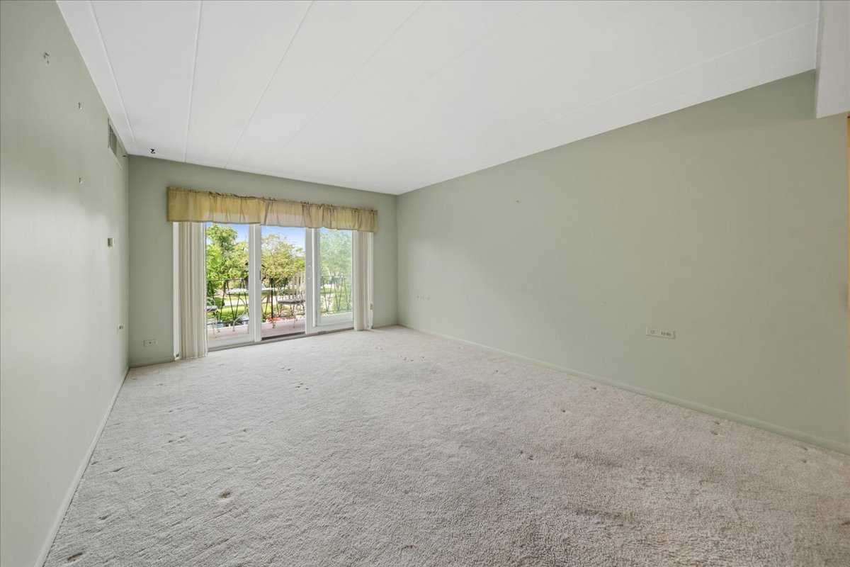 5300 Walnut Avenue #19C, Downers Grove, IL 60515
