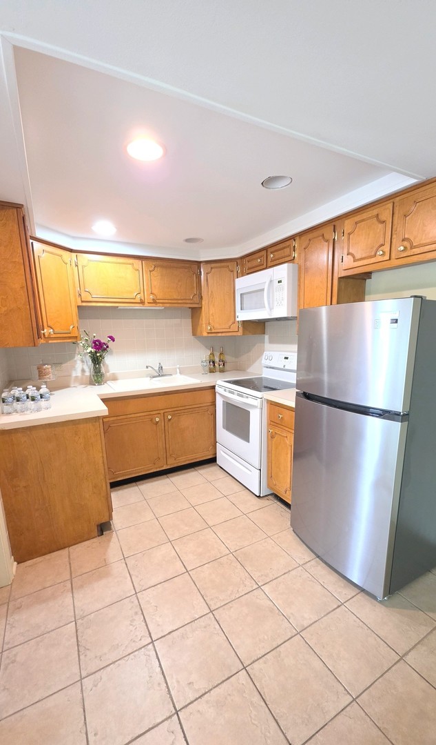 5300 Walnut Avenue #19C, Downers Grove, IL 60515