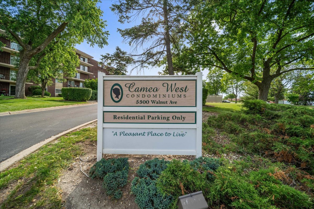 5300 Walnut Avenue #19C, Downers Grove, IL 60515