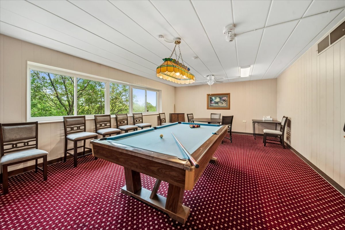 5300 Walnut Avenue #19C, Downers Grove, IL 60515