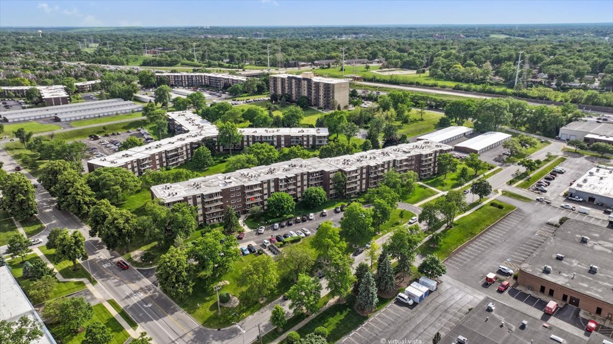 5300 Walnut Avenue #19C, Downers Grove, IL 60515