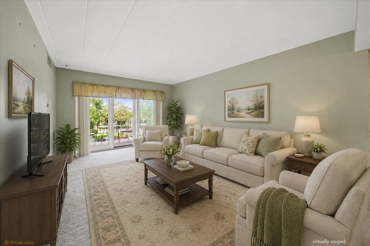5300 Walnut Avenue #19C, Downers Grove, IL 60515