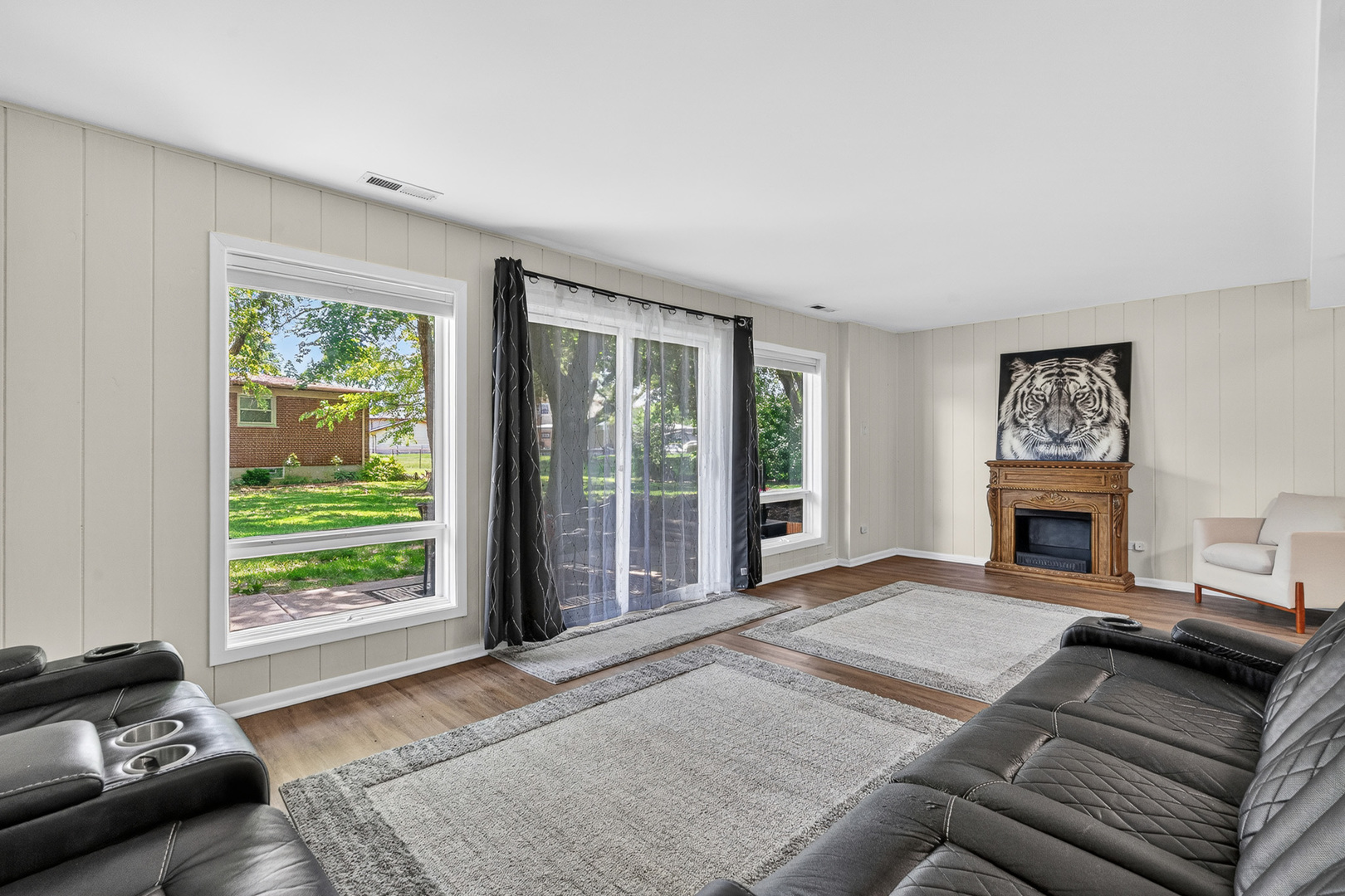 702 W Fitzhenry Court, Glenwood, IL 60425