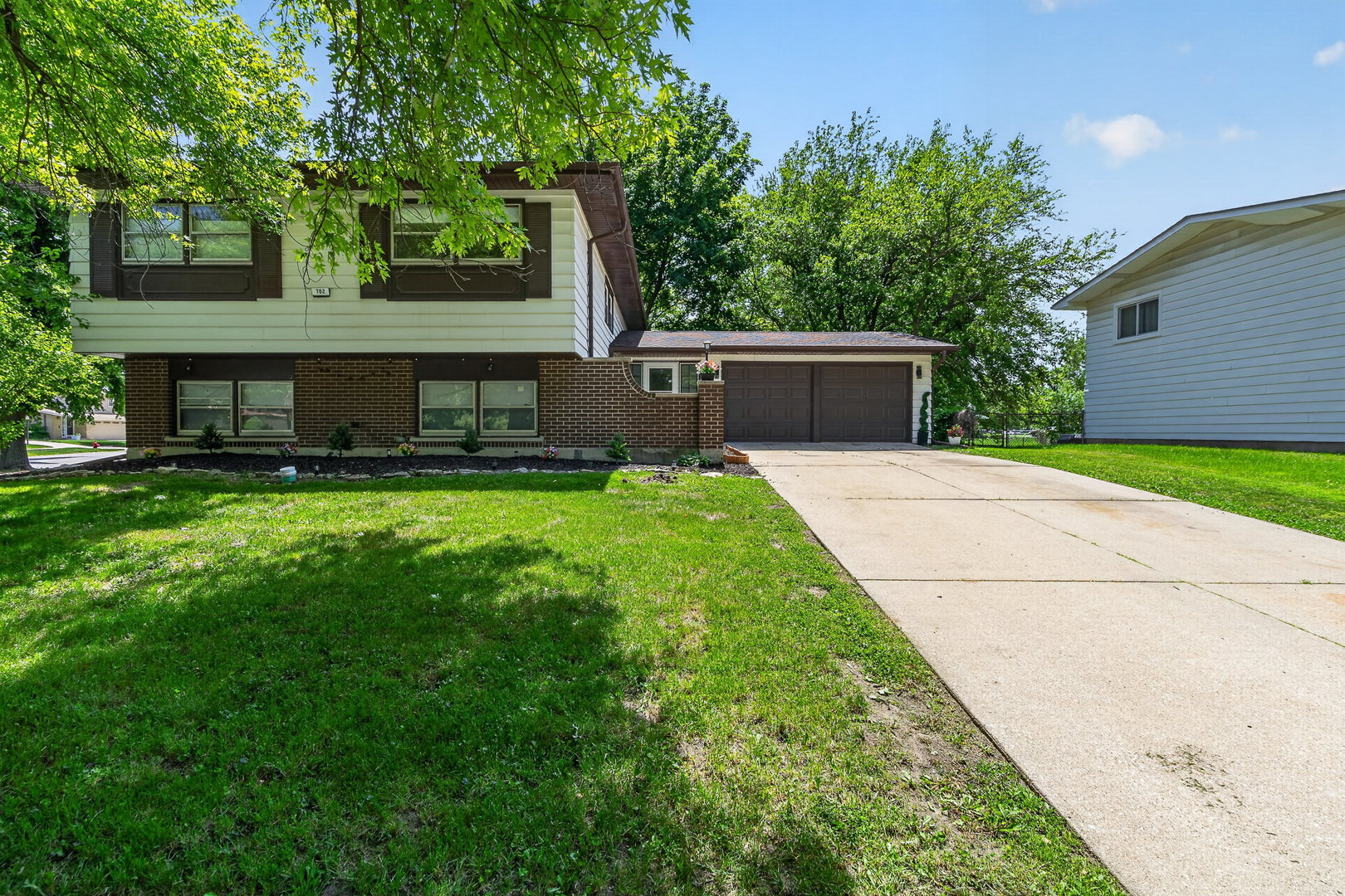 702 W Fitzhenry Court, Glenwood, IL 60425