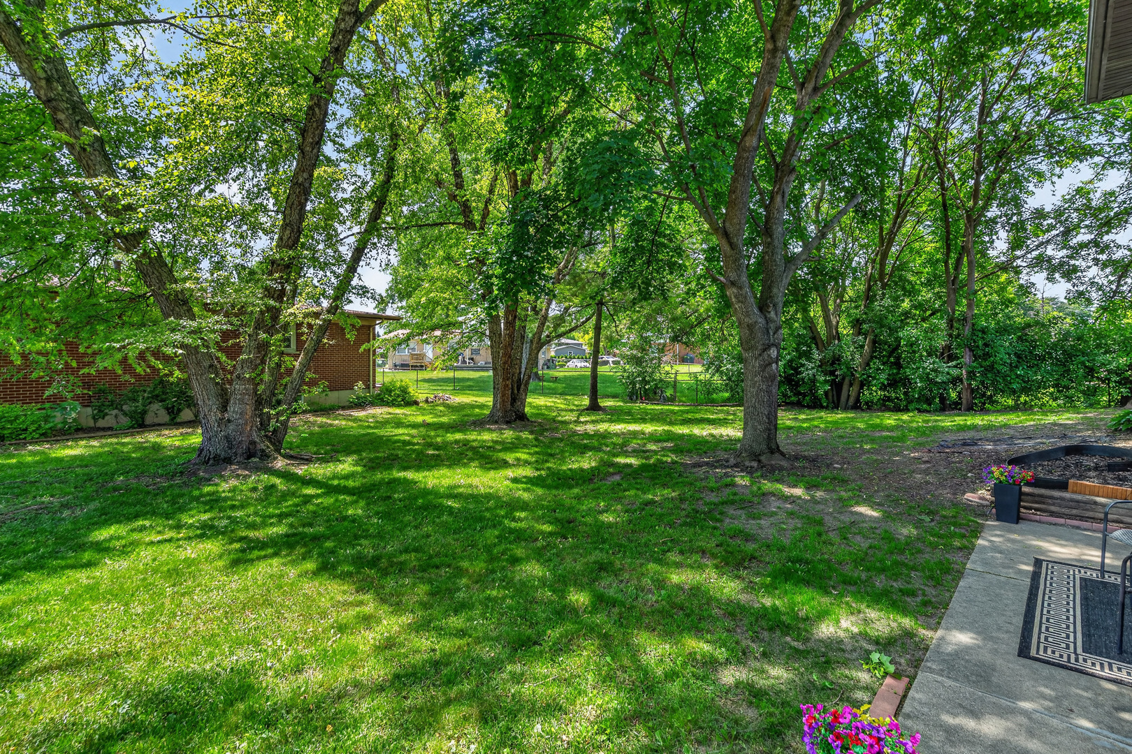 702 W Fitzhenry Court, Glenwood, IL 60425