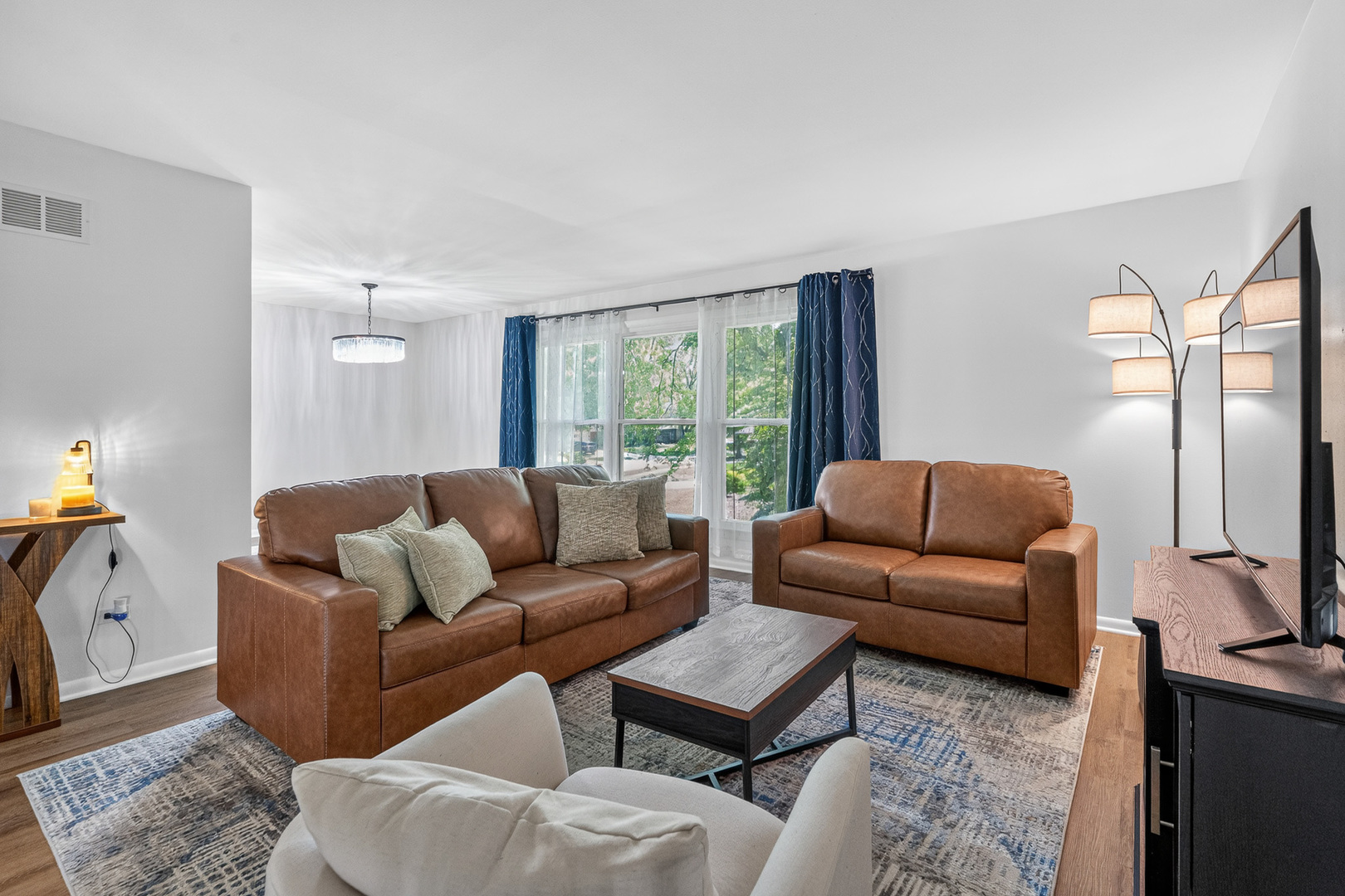 702 W Fitzhenry Court, Glenwood, IL 60425