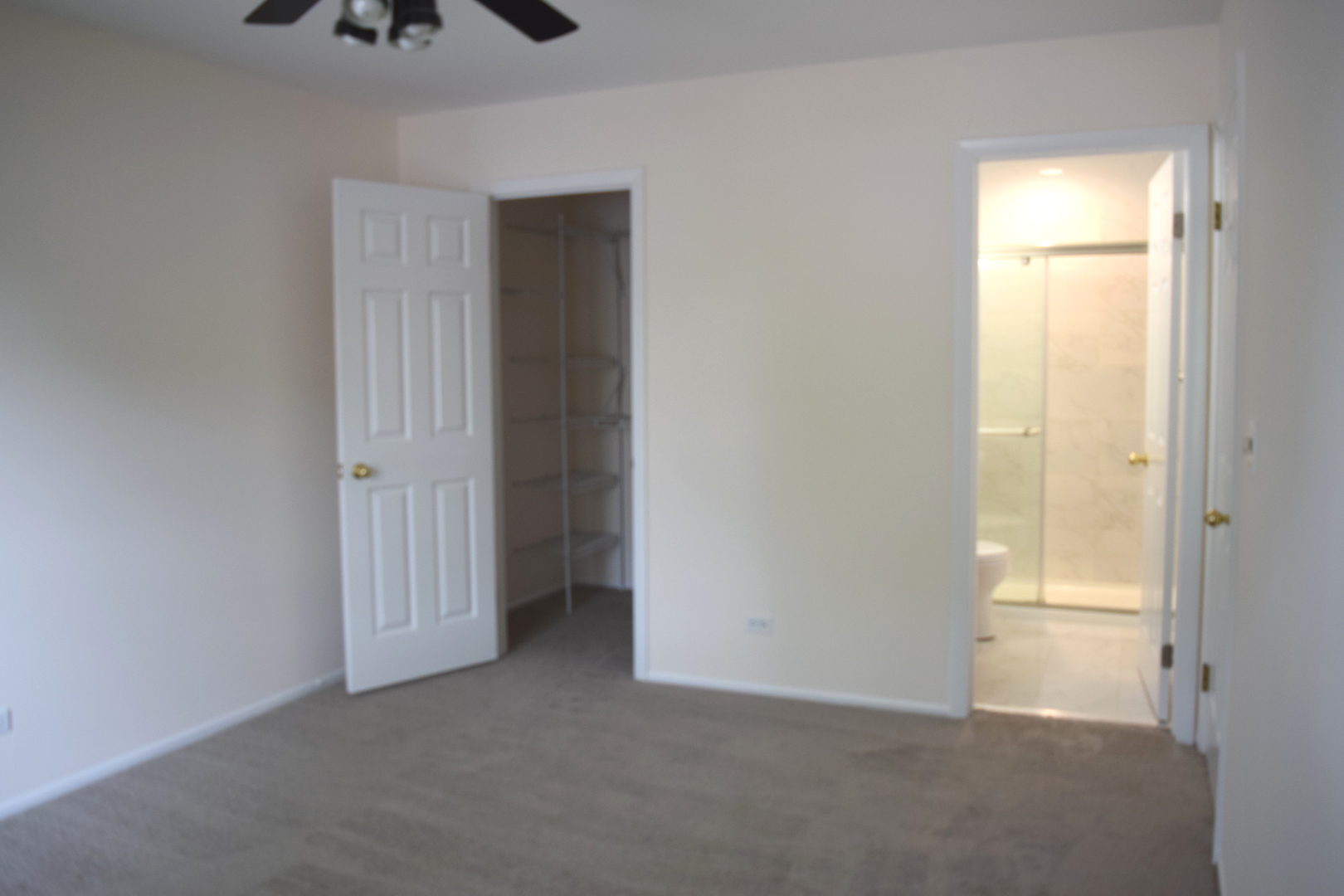 285 Mayfair Lane #2C, Schaumburg, IL 60193
