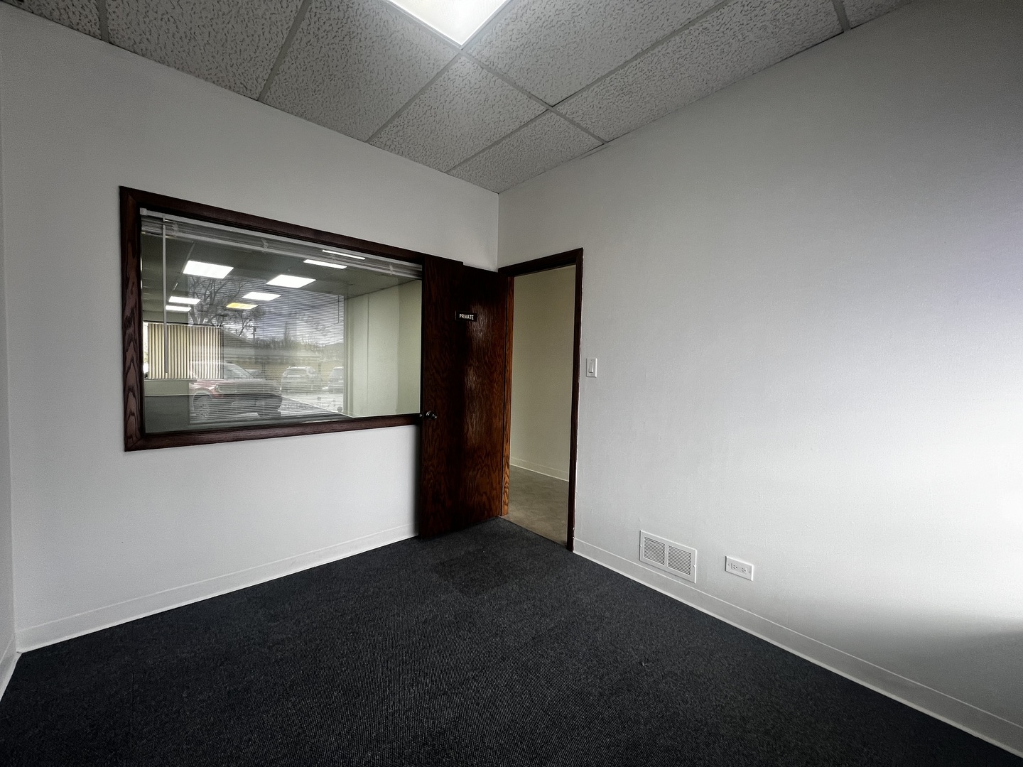 9957 S Roberts Road #B, Palos Hills, IL 60465