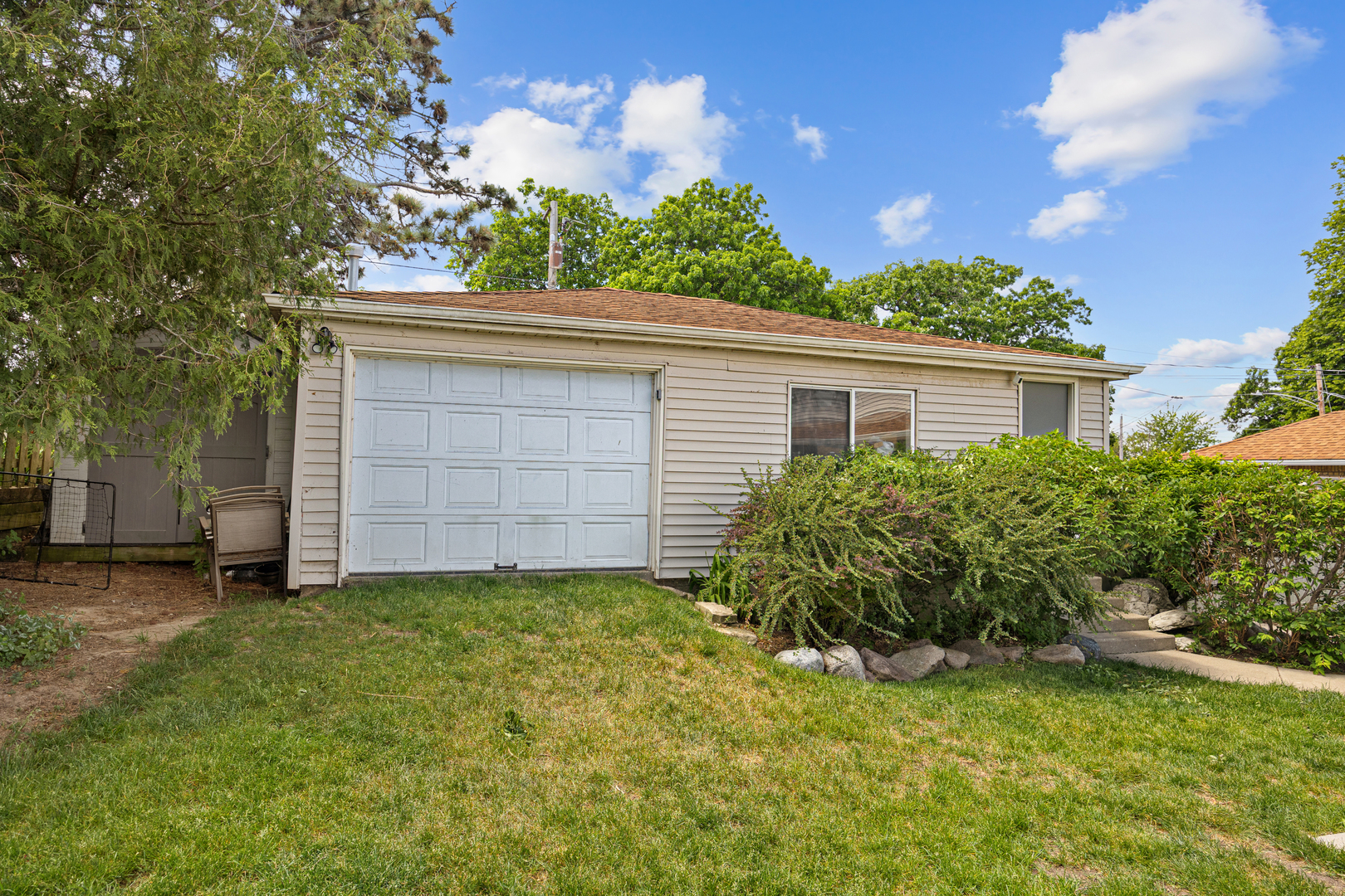 183 Riverside Island Drive, Fox Lake, IL 60020