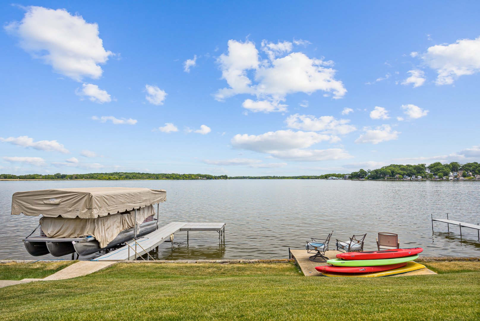 183 Riverside Island Drive, Fox Lake, IL 60020