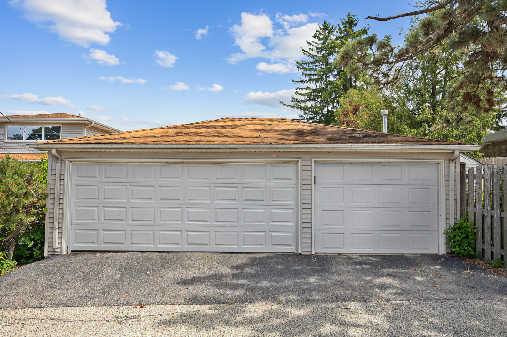 183 Riverside Island Drive, Fox Lake, IL 60020