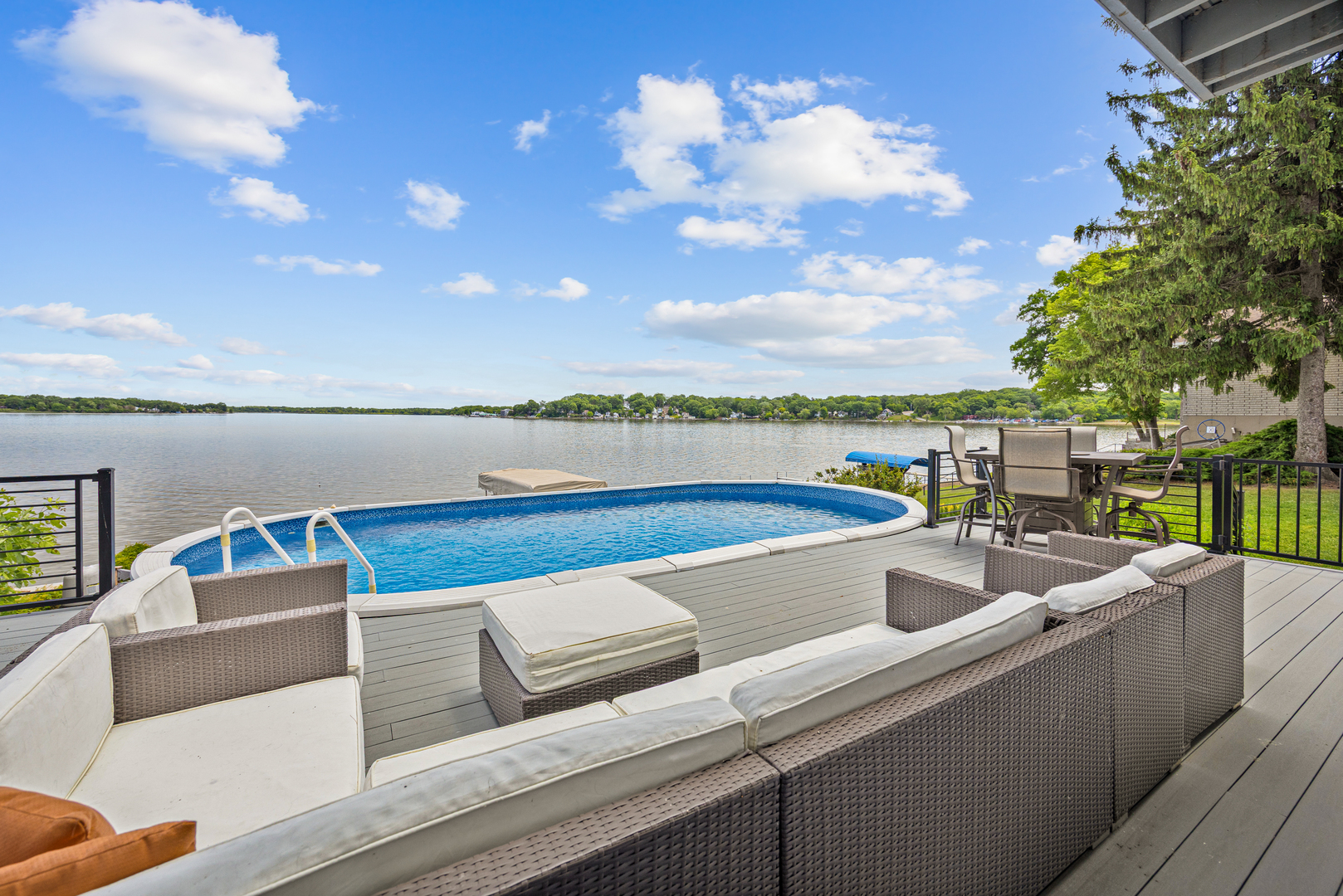 183 Riverside Island Drive, Fox Lake, IL 60020