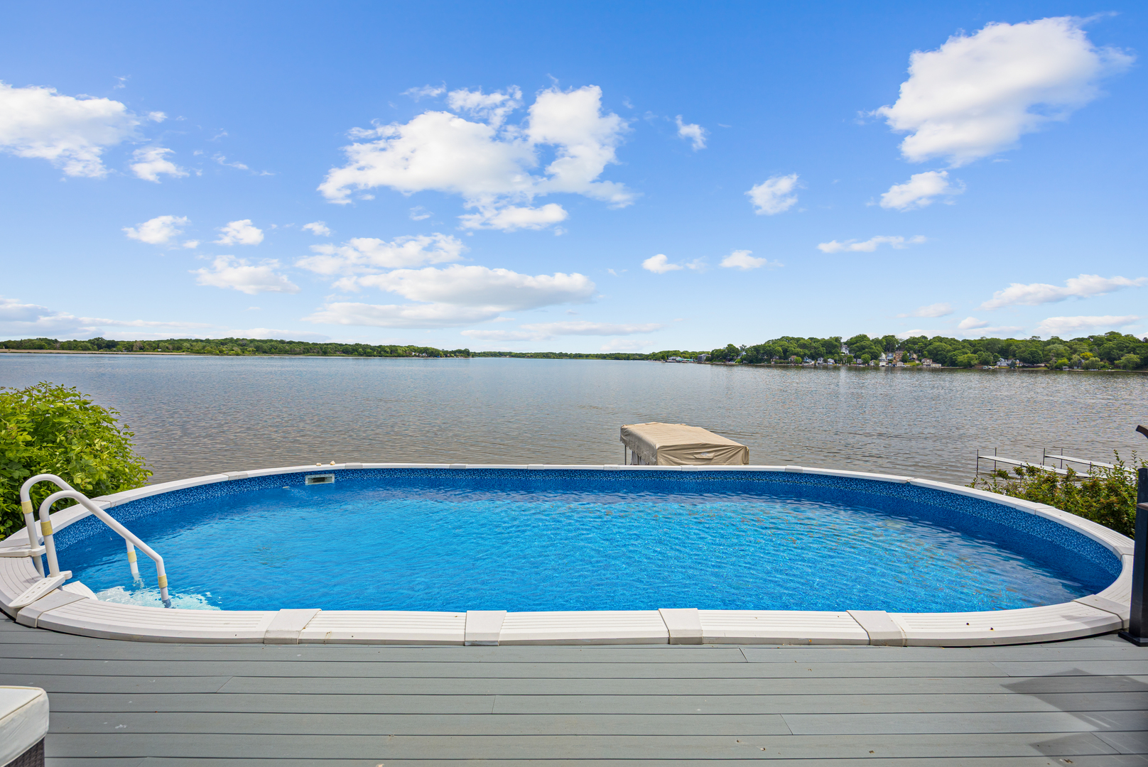 183 Riverside Island Drive, Fox Lake, IL 60020