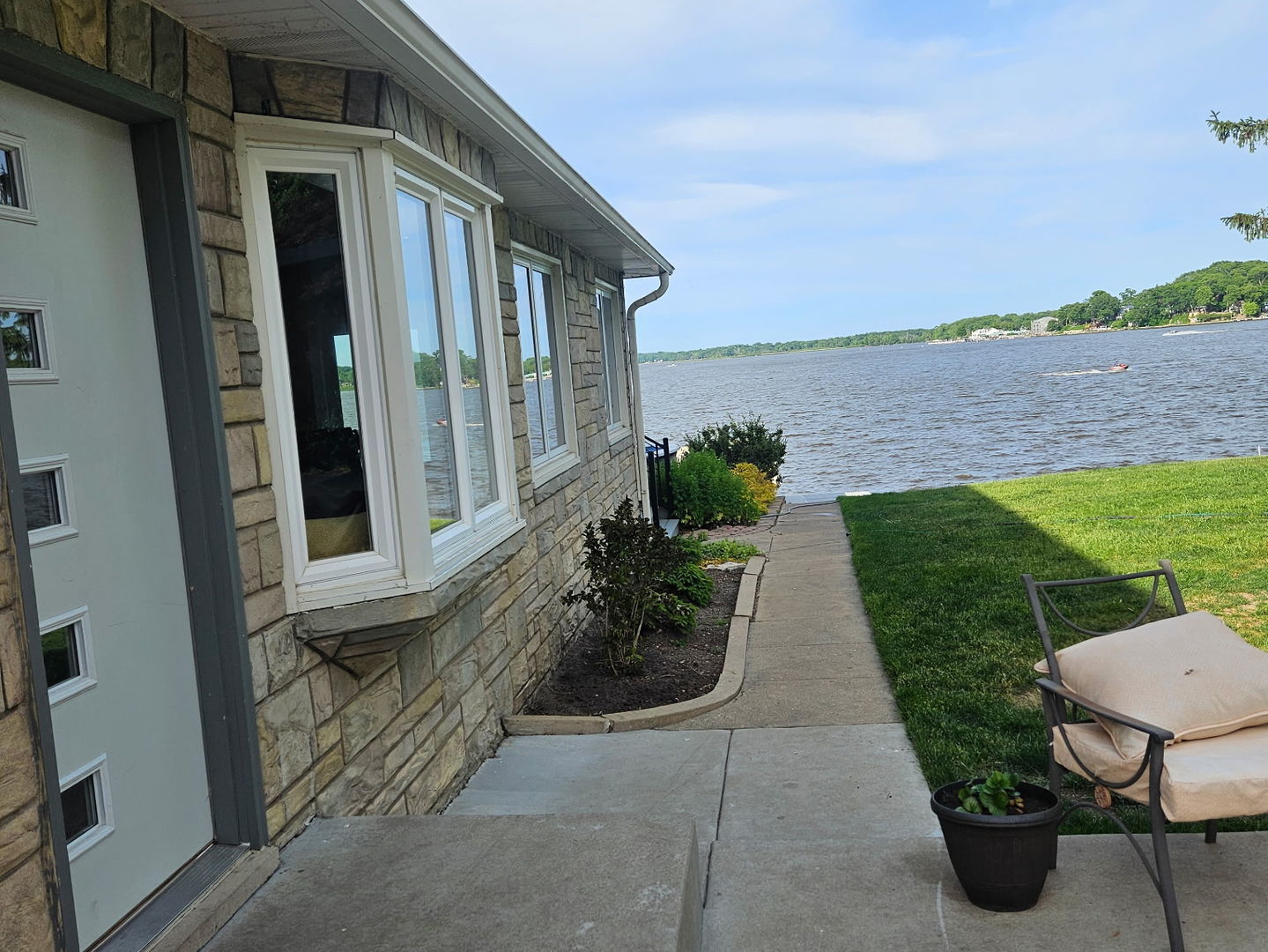183 Riverside Island Drive, Fox Lake, IL 60020