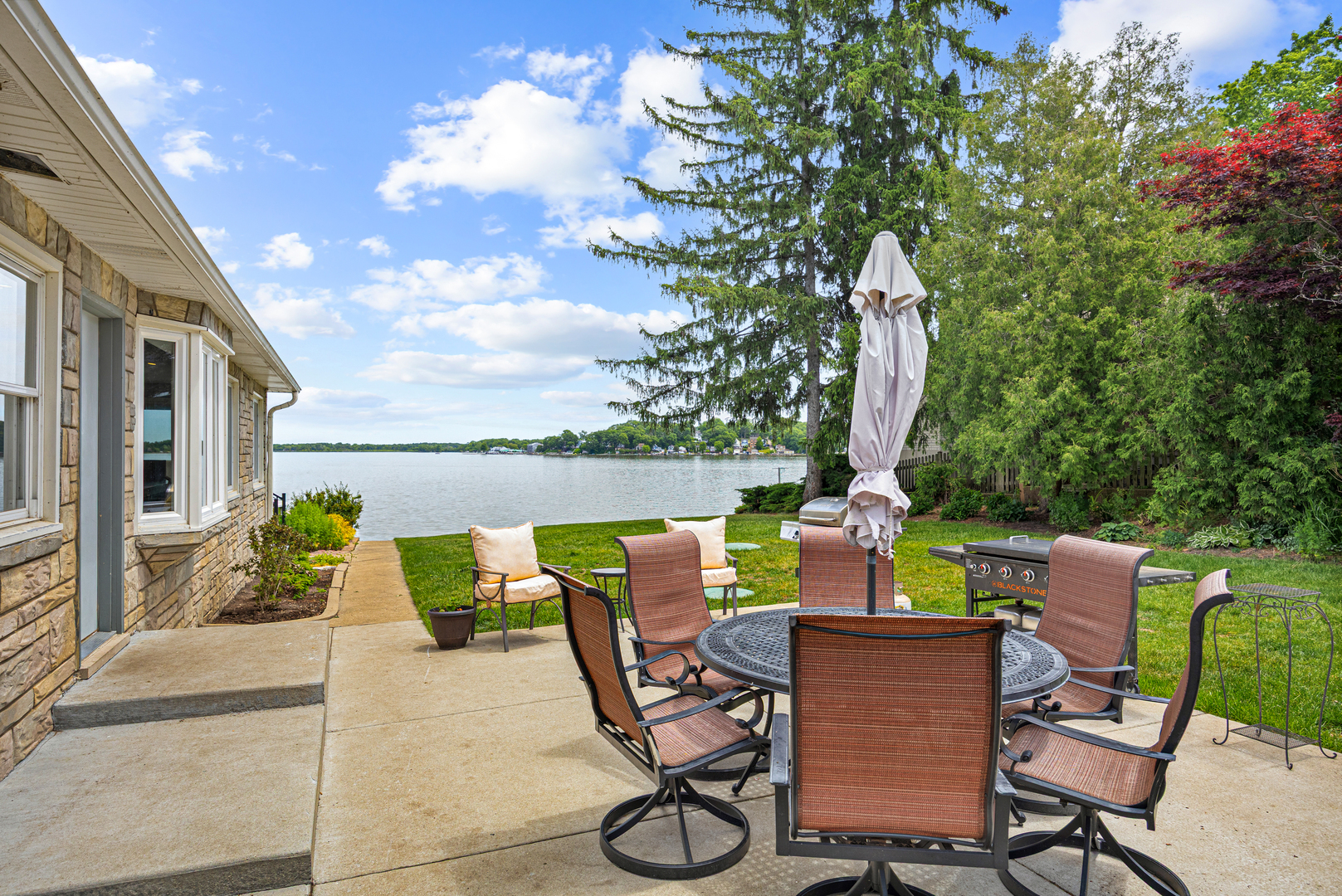 183 Riverside Island Drive, Fox Lake, IL 60020