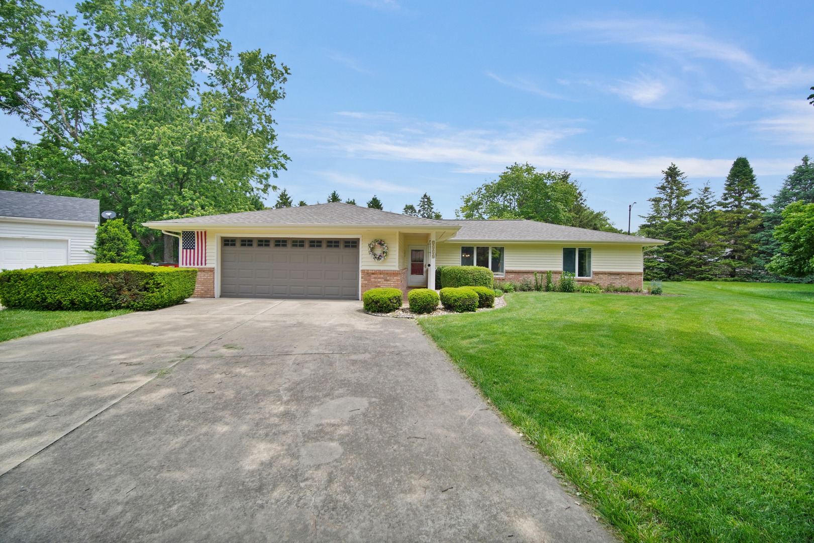 2418 N Nottingham Court, Champaign, IL 61821