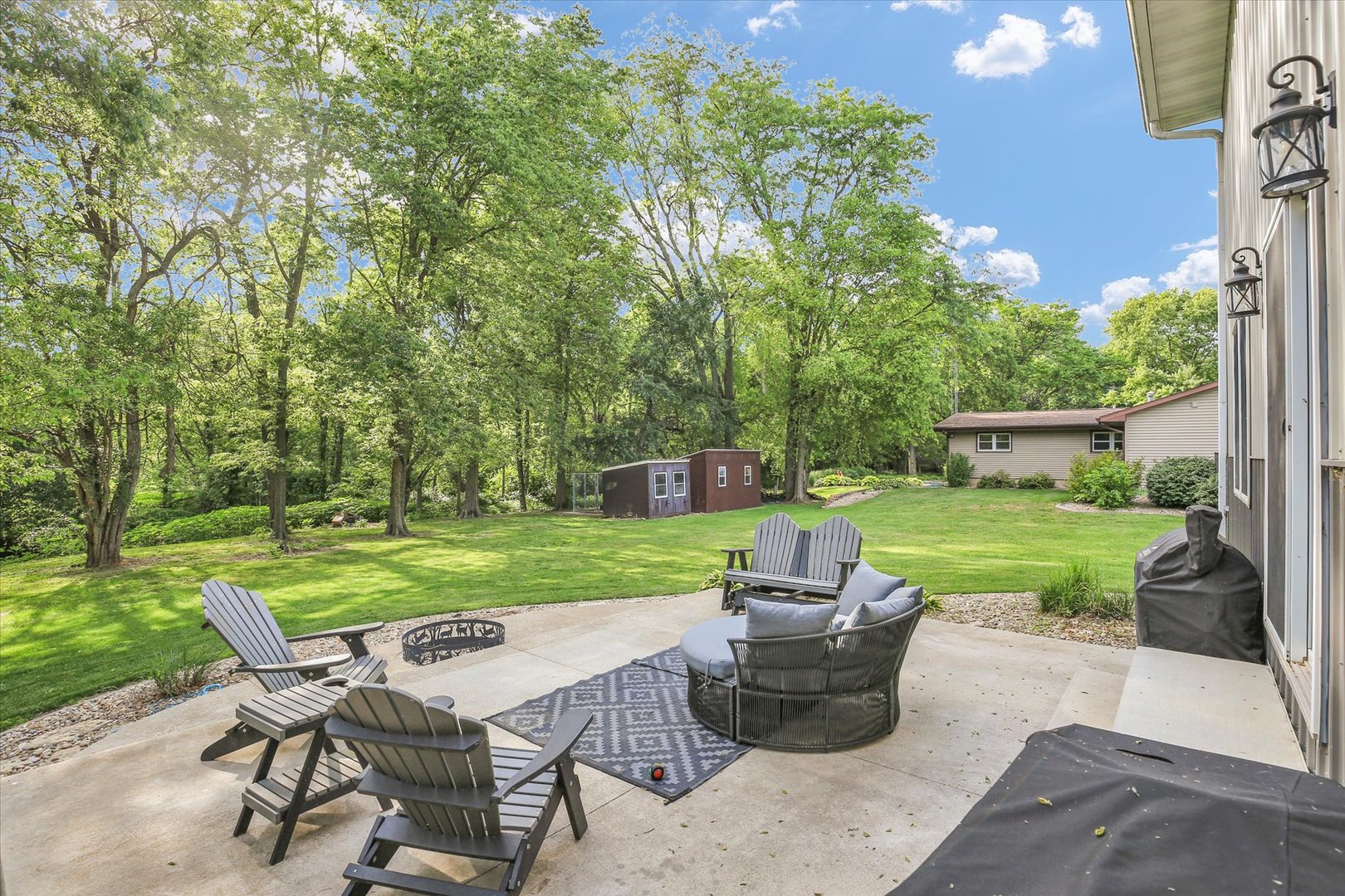 8909 N 2300 East Road, Fairbury, IL 61739