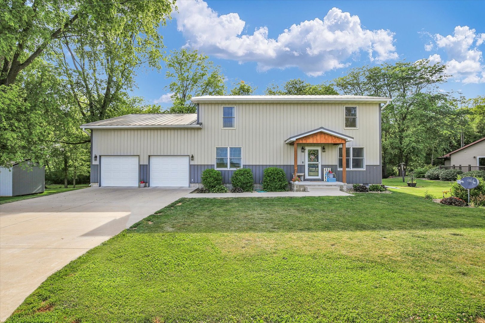 8909 N 2300 East Road, Fairbury, IL 61739