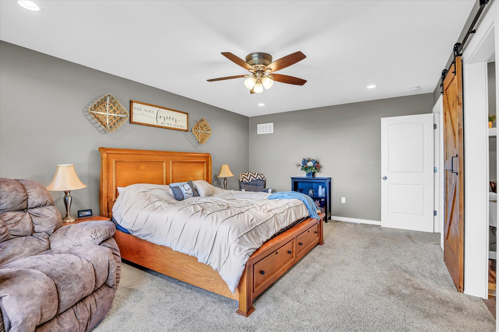 8909 N 2300 East Road, Fairbury, IL 61739