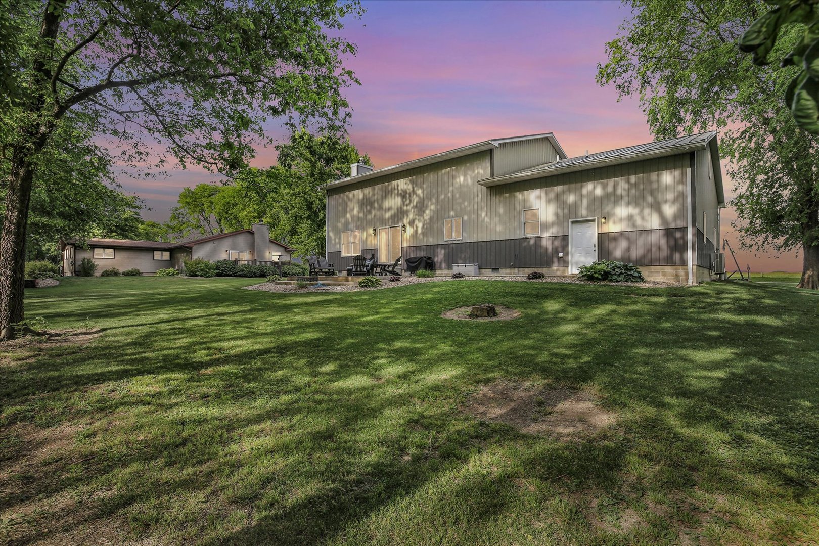 8909 N 2300 East Road, Fairbury, IL 61739