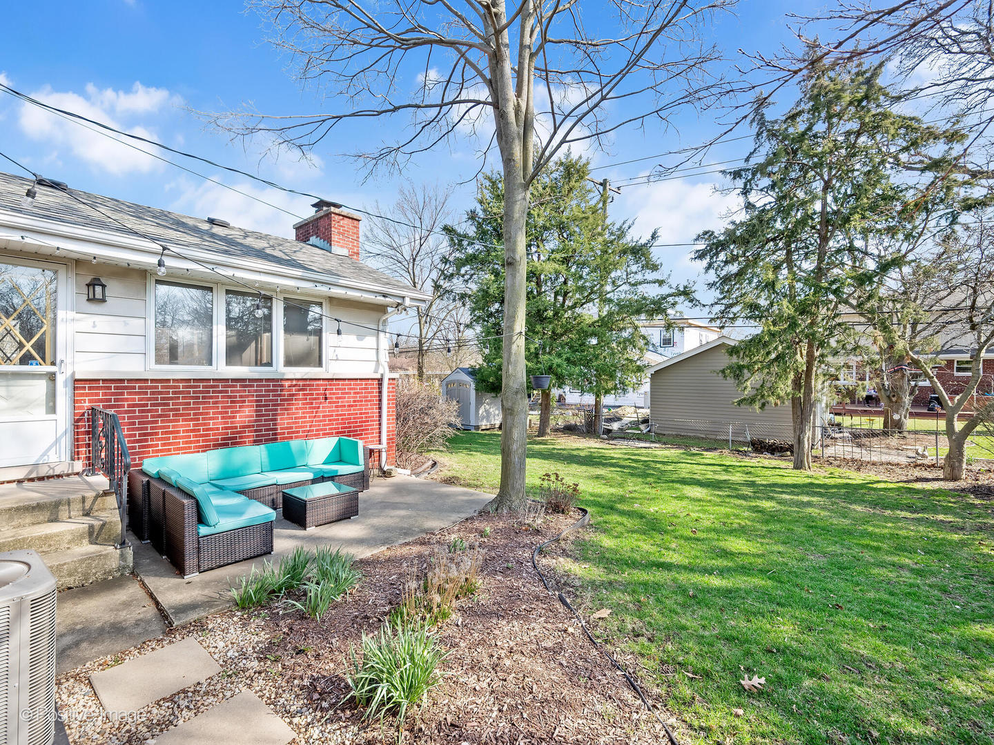 392 E Saint Charles Road, Elmhurst, IL 60126