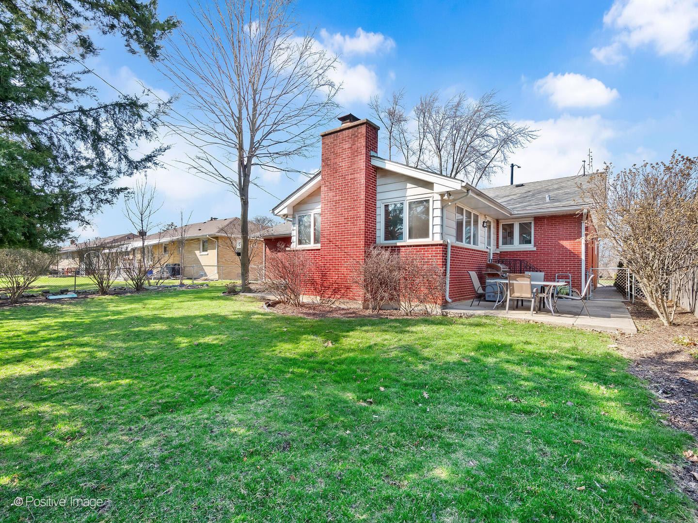 392 E Saint Charles Road, Elmhurst, IL 60126