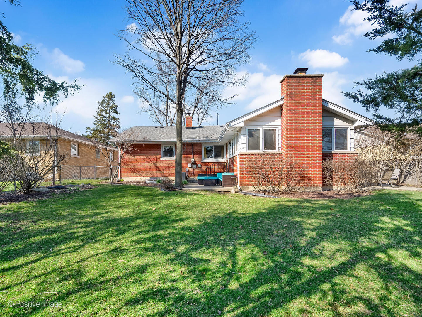 392 E Saint Charles Road, Elmhurst, IL 60126