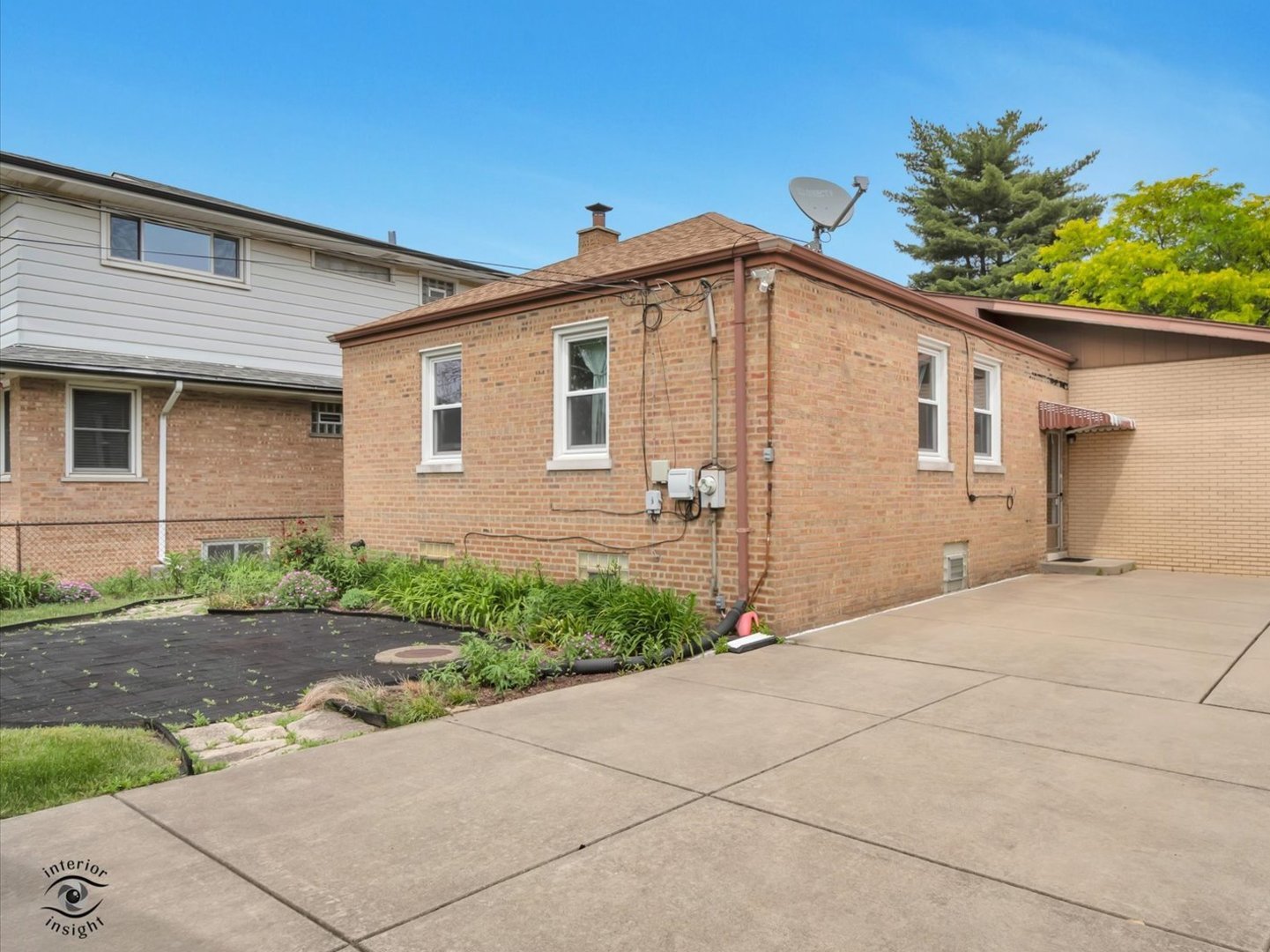 10208 S Saint Louis Avenue, Evergreen Park, IL 60805