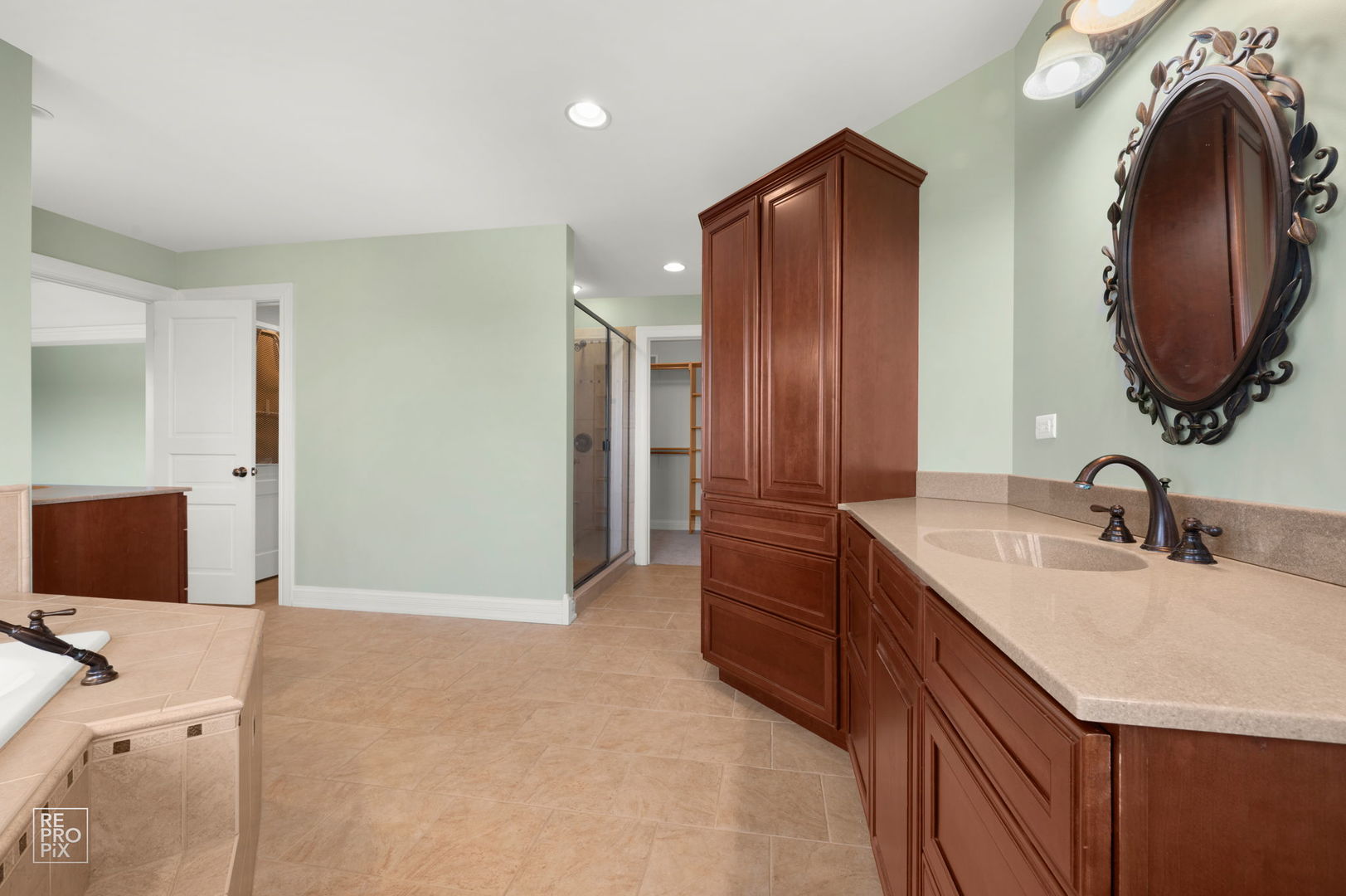 11N720 Muirhead Road, Elgin, IL 60124