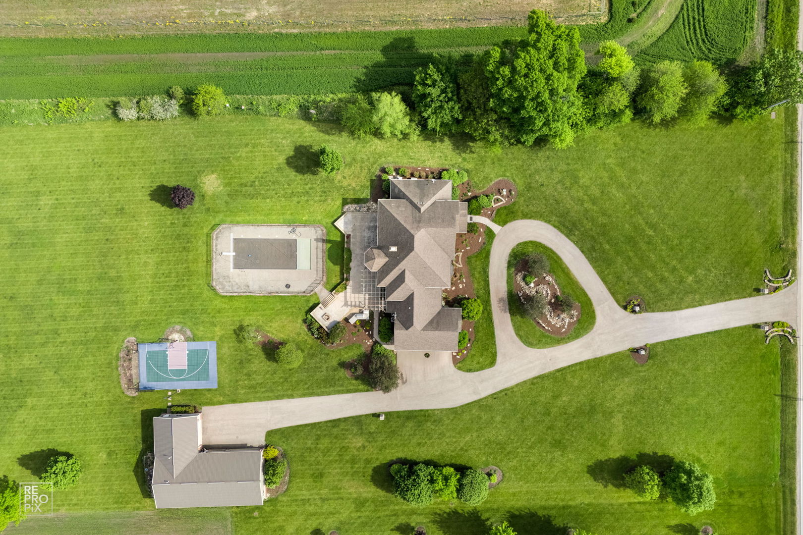 11N720 Muirhead Road, Elgin, IL 60124