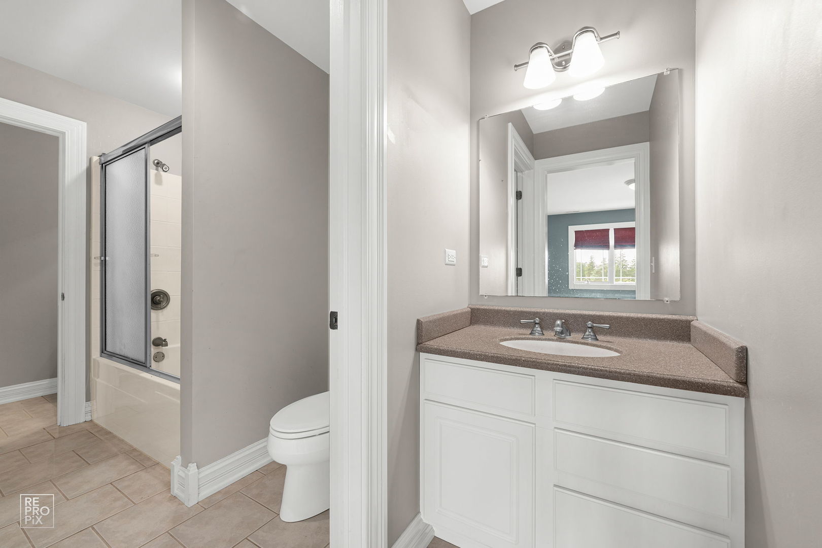 11N720 Muirhead Road, Elgin, IL 60124