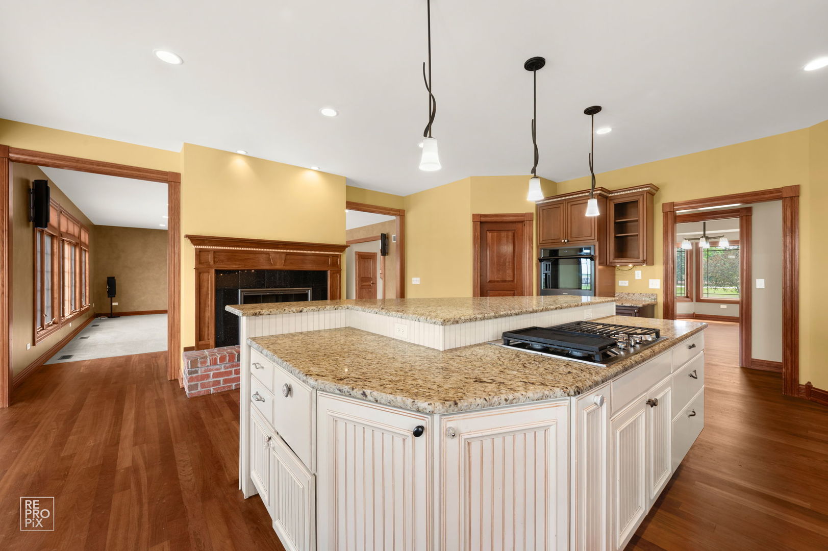 11N720 Muirhead Road, Elgin, IL 60124