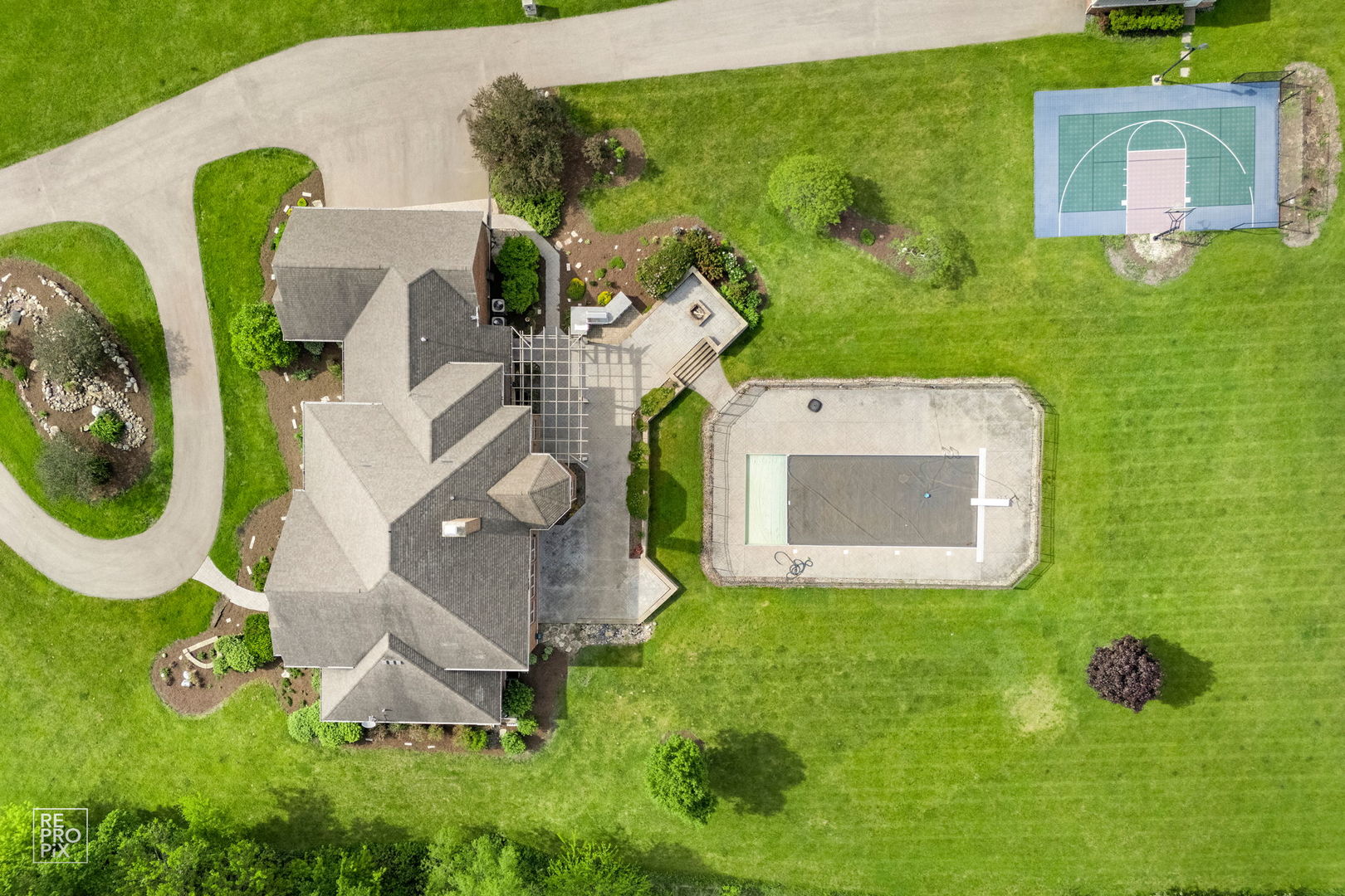 11N720 Muirhead Road, Elgin, IL 60124