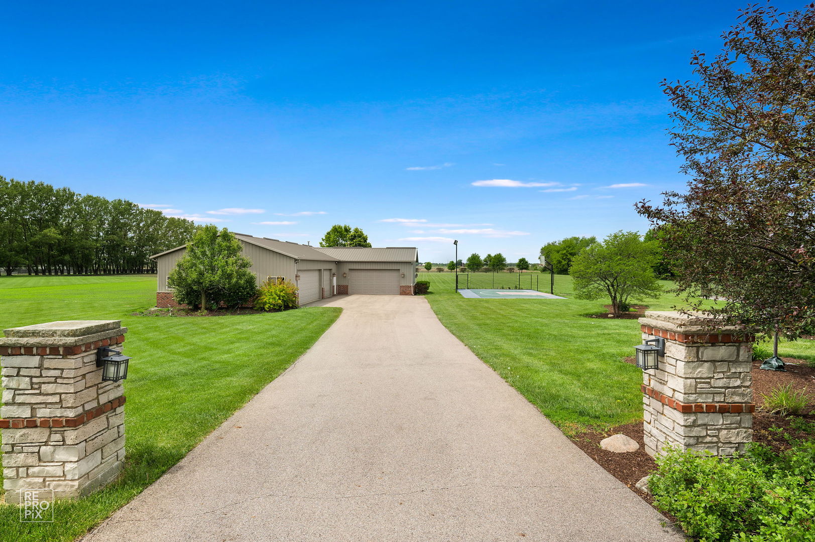 11N720 Muirhead Road, Elgin, IL 60124