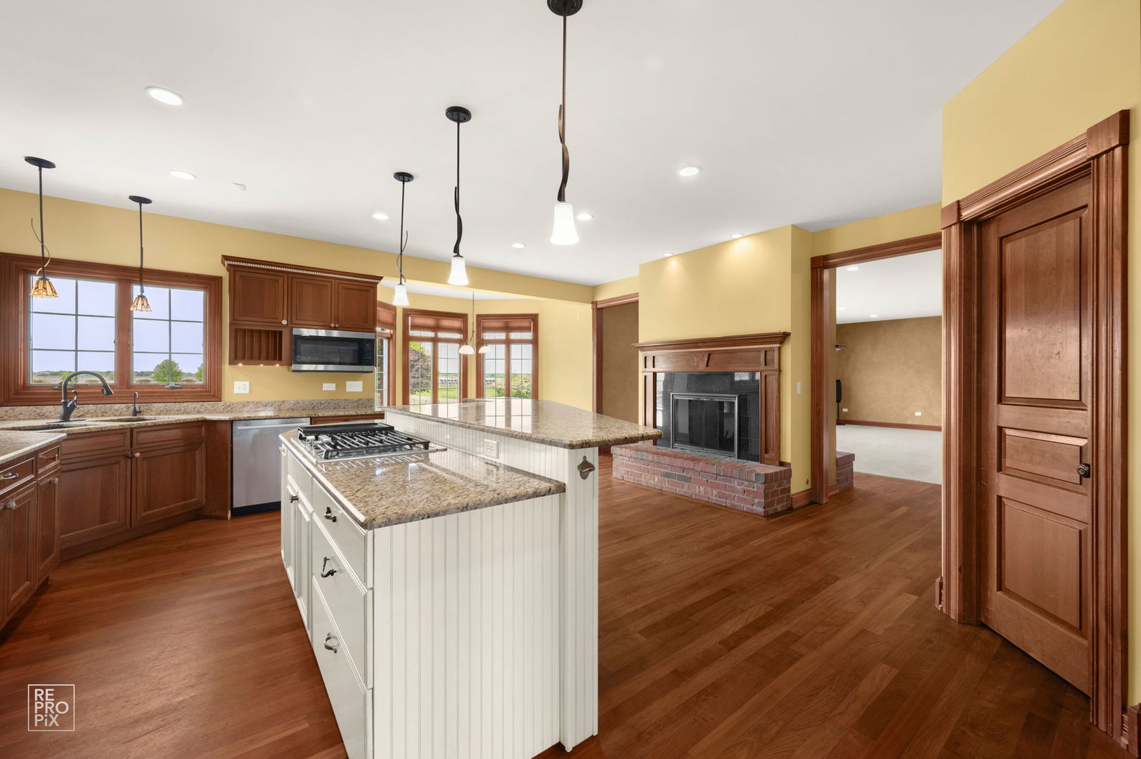 11N720 Muirhead Road, Elgin, IL 60124