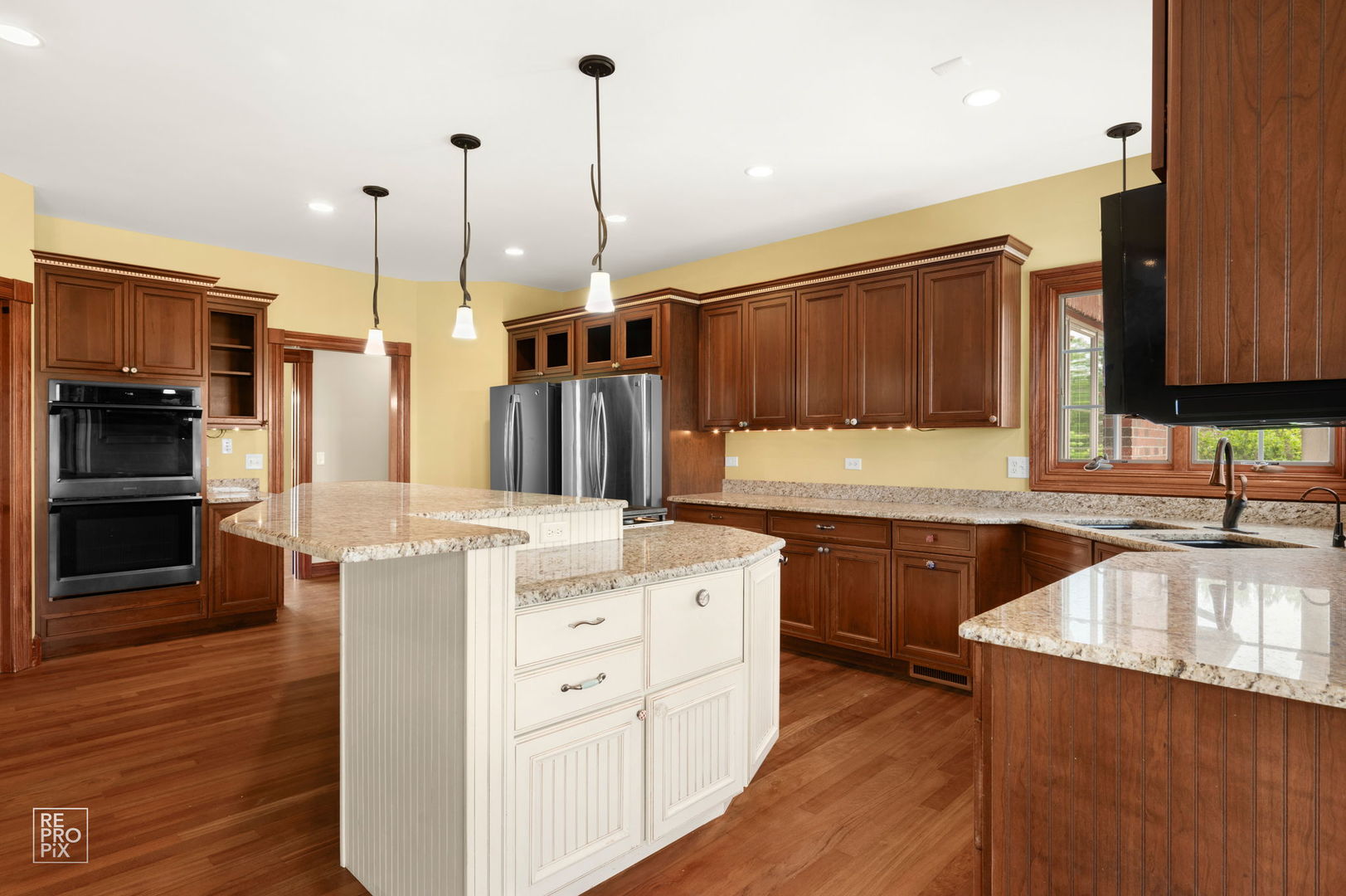 11N720 Muirhead Road, Elgin, IL 60124