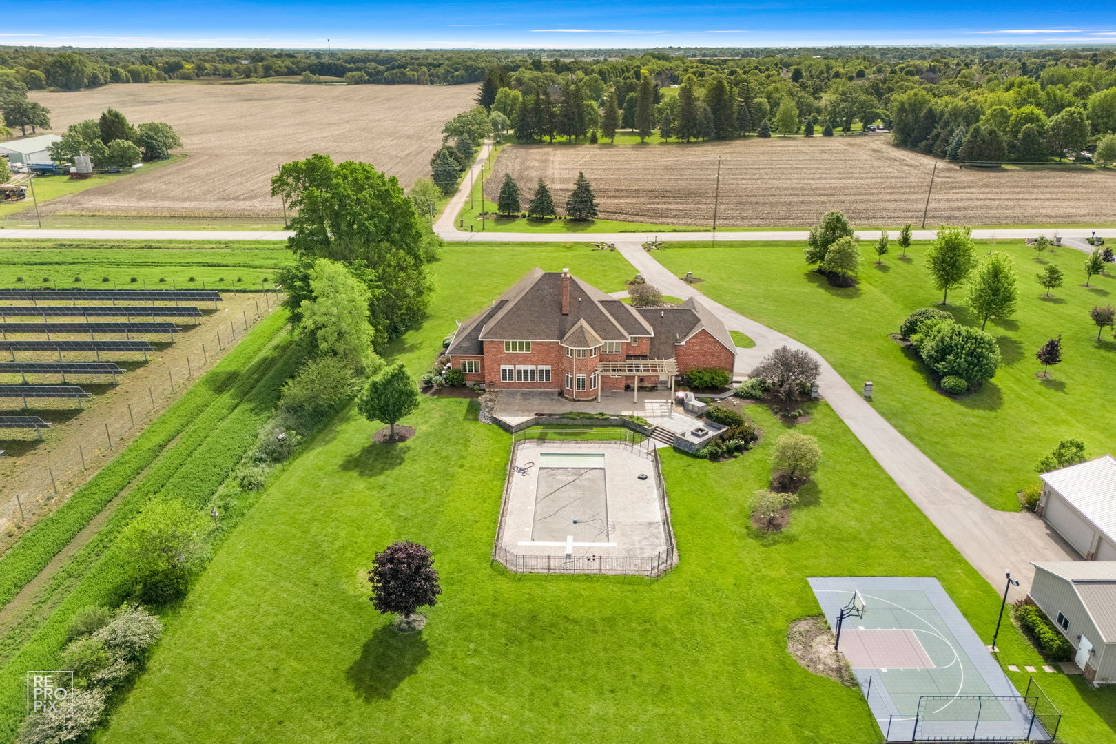 11N720 Muirhead Road, Elgin, IL 60124