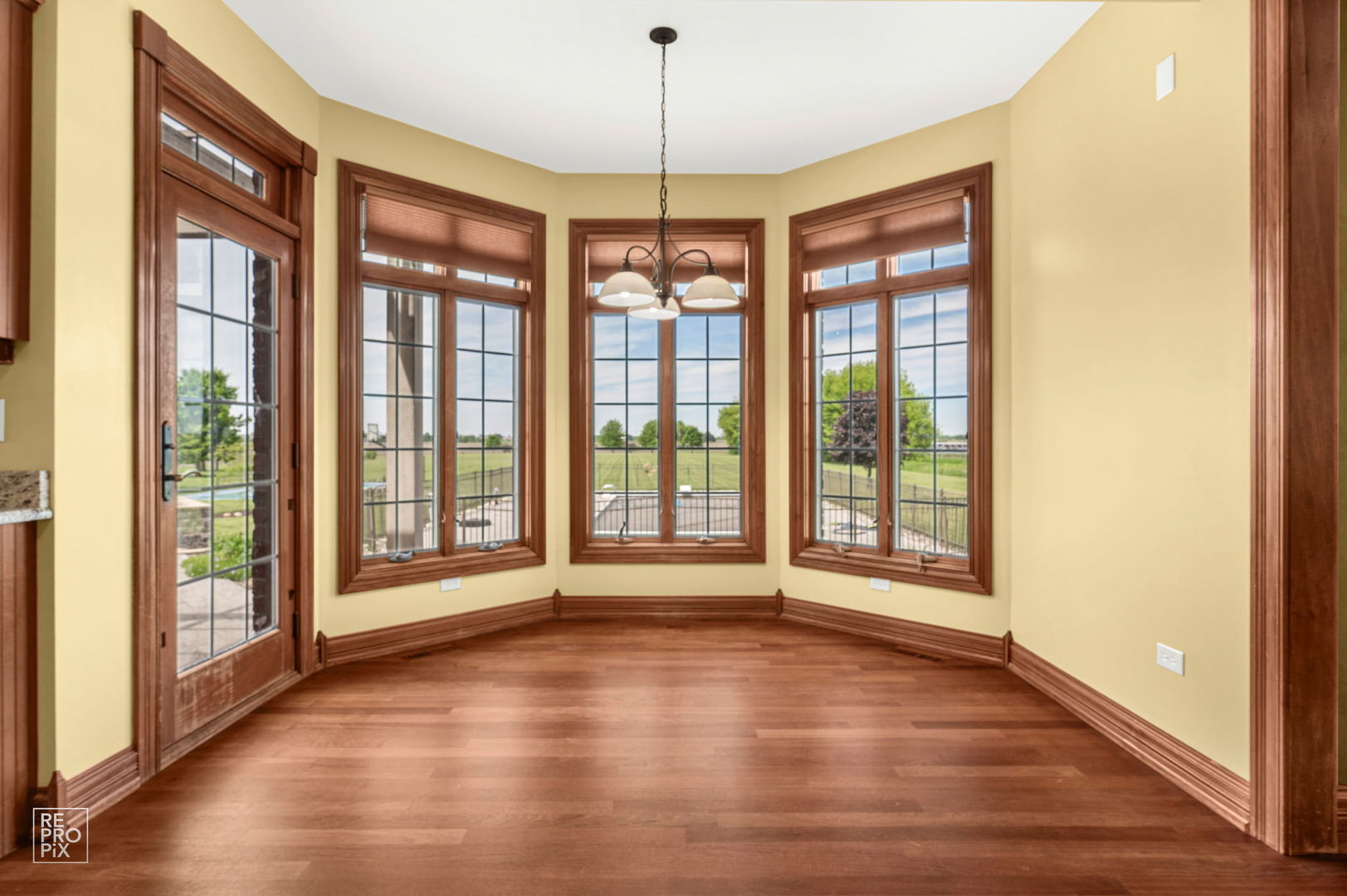 11N720 Muirhead Road, Elgin, IL 60124
