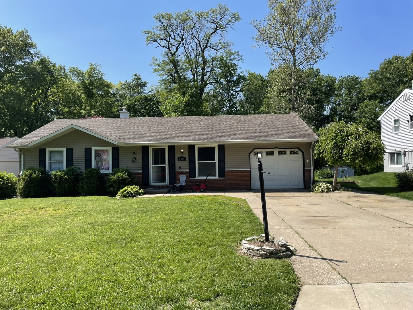 4918 W HOPEWOOD Lane, Peoria, IL 61607