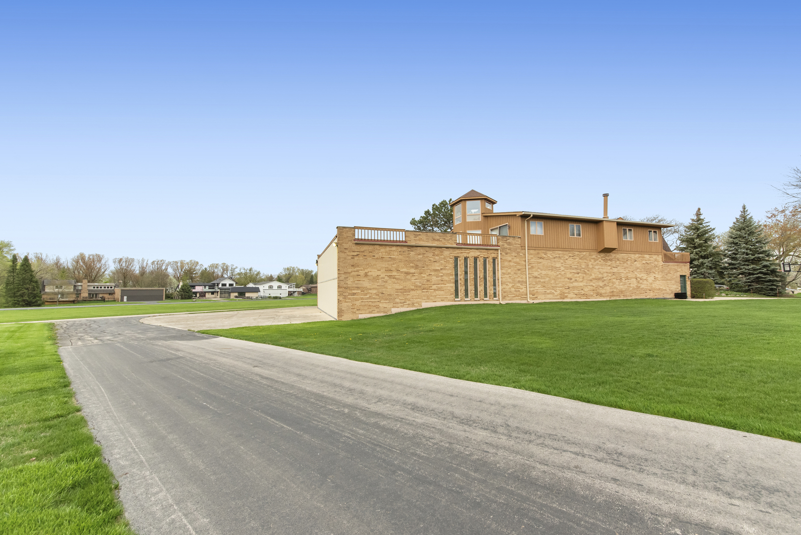 607 Berkshire Court, Downers Grove, IL 60516