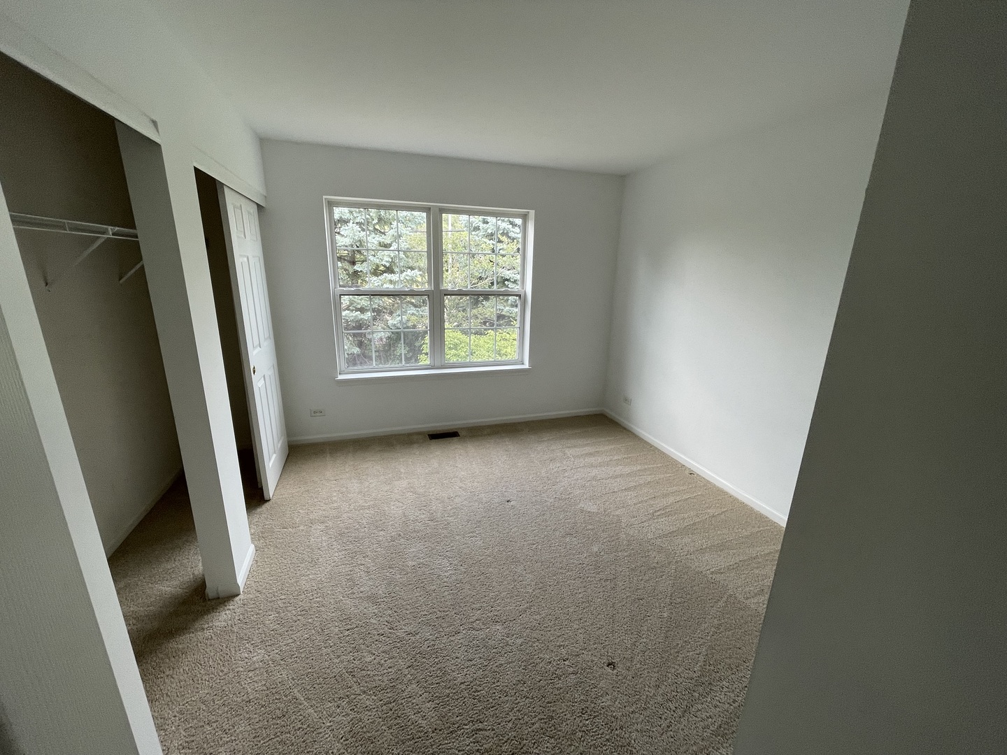 2516 Hillsboro Boulevard, Aurora, IL 60503