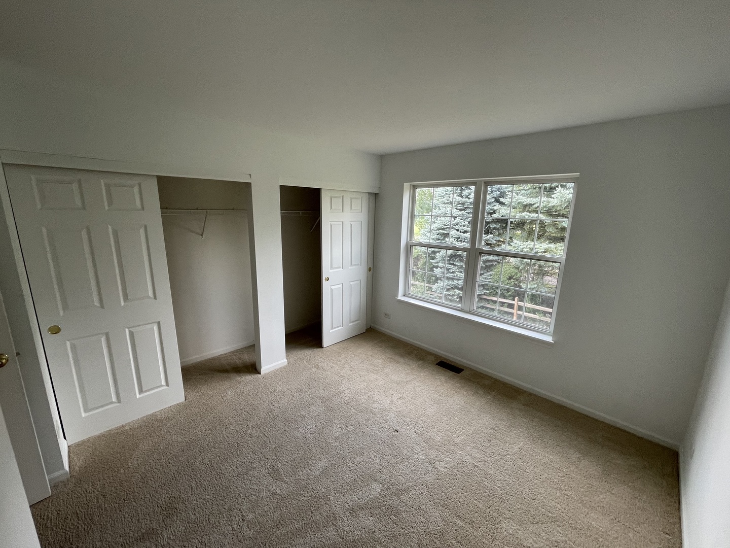 2516 Hillsboro Boulevard, Aurora, IL 60503