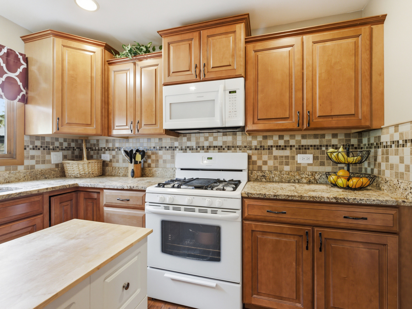1158 Pinetree Lane, Bartlett, IL 60103